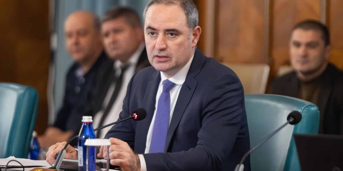 Economia României se reechilibrează: PIB-ul scade doar 0,4%