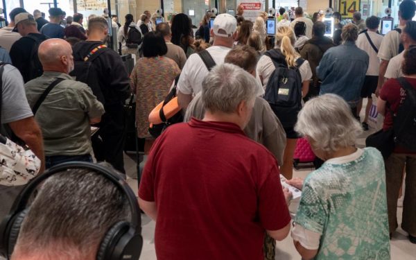 Spania închide Schengen: Români blocați în aeroporturi