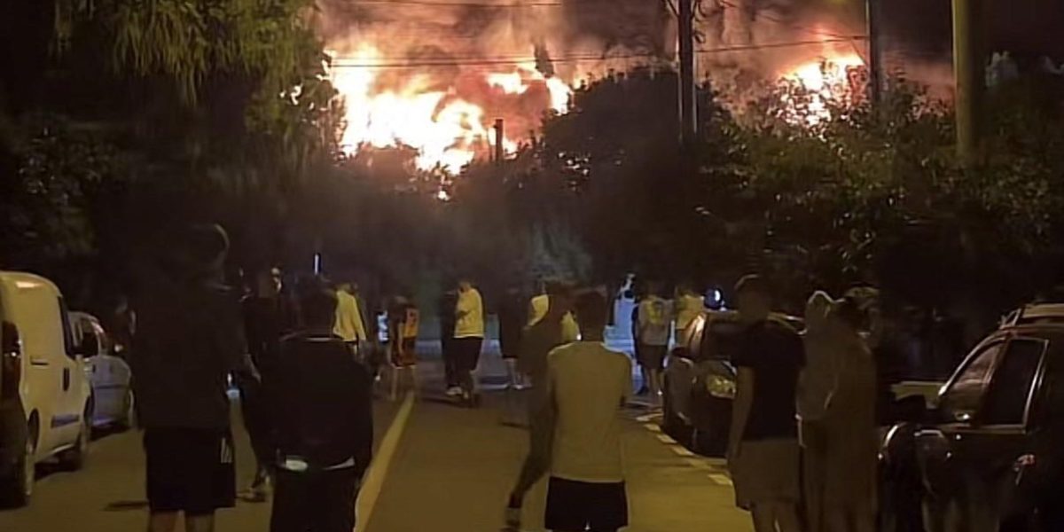 Incendiu puternic în Nordul Capitalei, RO-ALERT emis