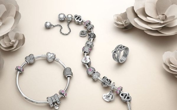 Pandora renunță la argint pentru platină: Schimbare majoră în imperiul bijuteriilor