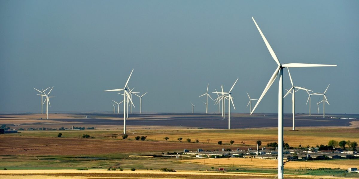Bușoi (Energie): Eolianul ne scapă de importuri, vin zile bune