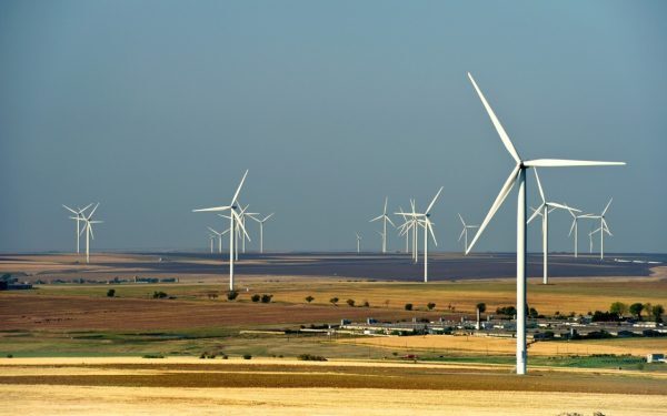 Bușoi (Energie): Eolianul ne scapă de importuri, vin zile bune