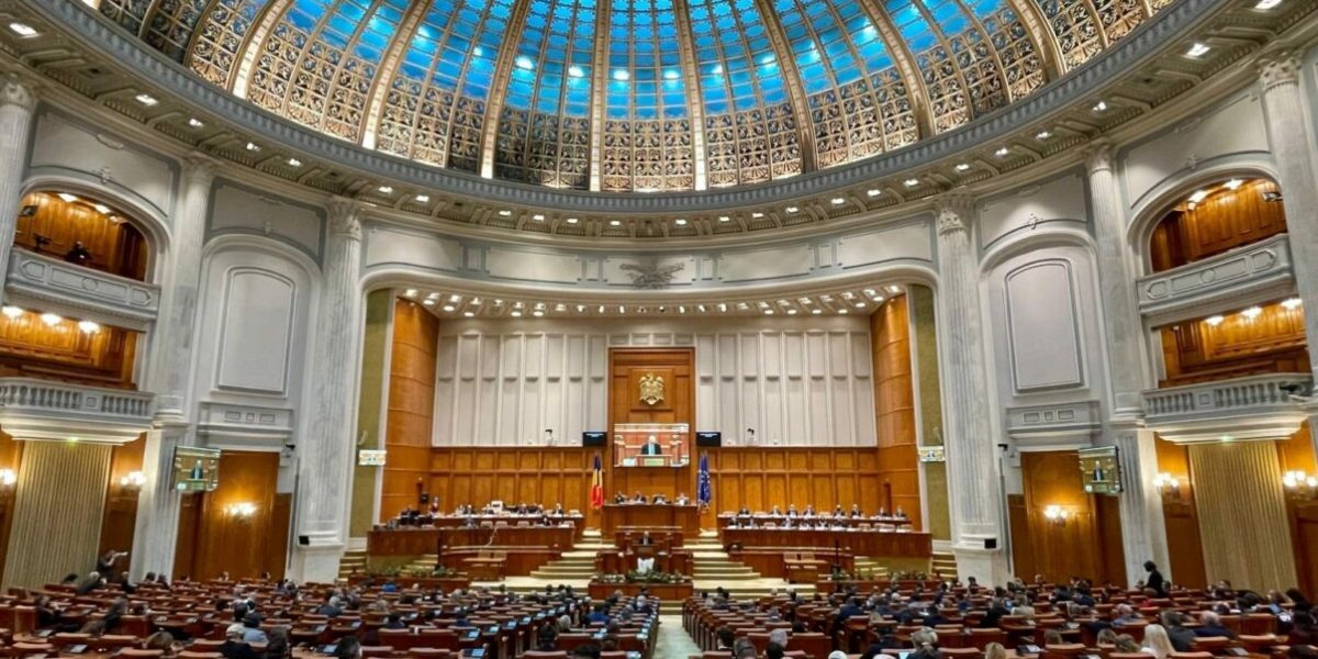 Parlament: Datorii Pfizer, pasate politic între PNL, PSD și USR