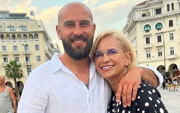 Paula Chirilă, îndrăzneață pe plaja din Grecia alături de iubit