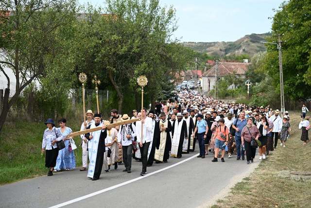 Cluj: Mii de credincioși la Nicula pentru Adormirea Maicii Domnului