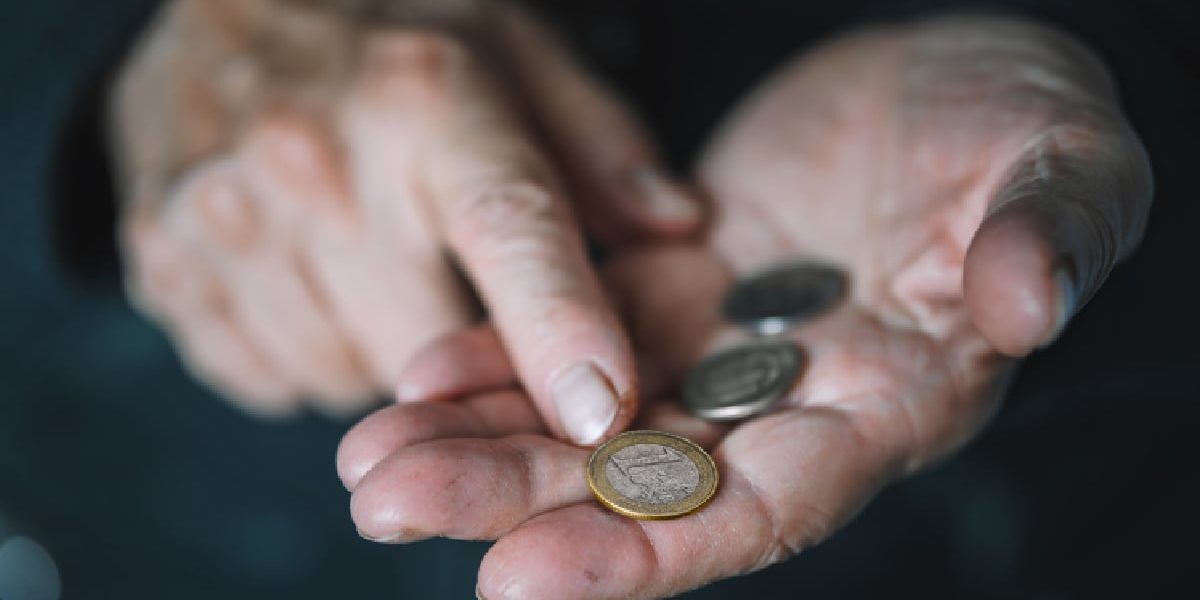 Pensionar, achitat pentru 3,91 euro! Oribilul verdict