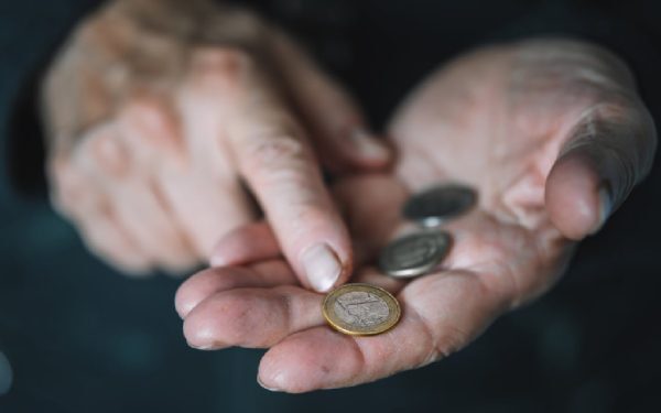 Pensionar, achitat pentru 3,91 euro! Oribilul verdict