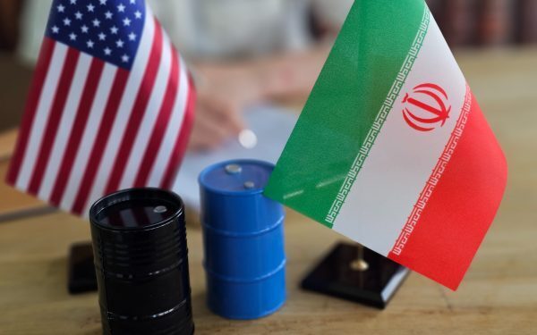 Petrolul se prăbușește! SUA lovește Iranul cu sancțiuni istorice