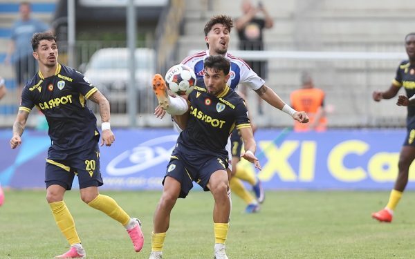Petrolul Ploiești a învins Oțelul Galați, Zima, „lupii” la 10 jucători