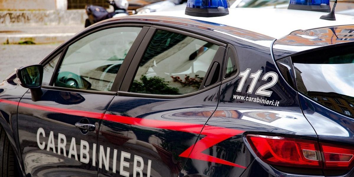 Româncă însărcinată jefuiește femeie în Italia după ce i-a furat un Rolex