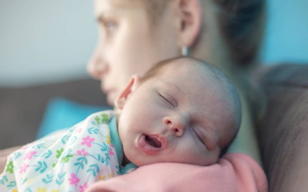 Mamele ignoră 5 probleme de sănătate post-naștere. Medic: „Nu suportați”