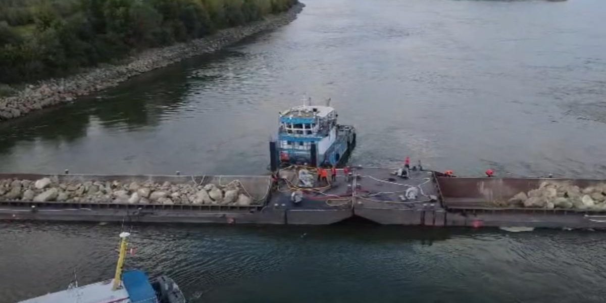 Dunărea urcă după scufundarea barjelor, Cernavodă vigilentă