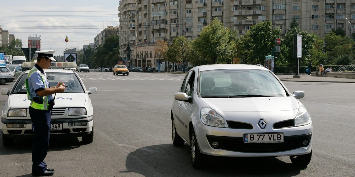 Poliția Rutieră: Amenzi drastice fără accident. Vezi ce greșeli îți taie permisul