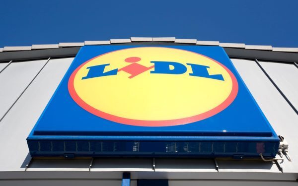 Lidl dă alimente pe 5 lei: Ce conține punga antirisipă