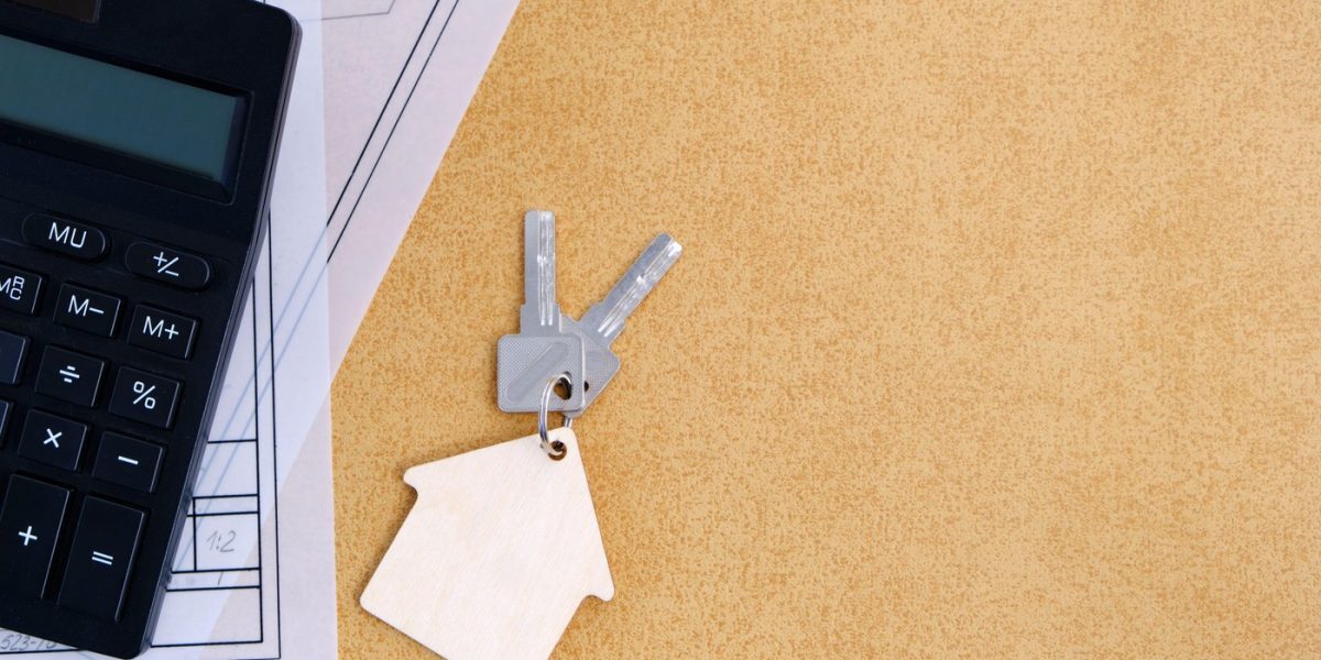 Apartament cu datorii: cine plătește restanțele acum