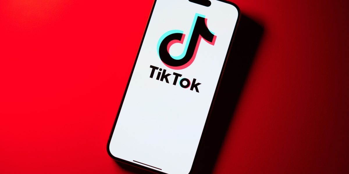 Oana Gheorghiu: TikTok fură creiere, ambulanță atacată la Cluj