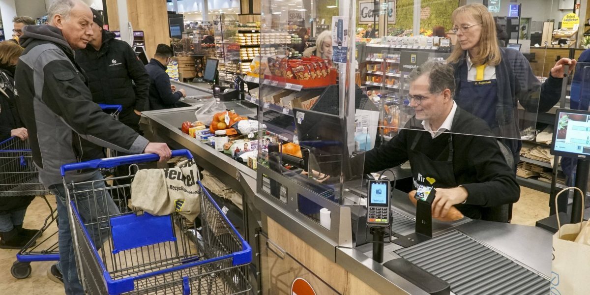 Alimentele, pe creștere galopantă: prețuri record în ultimii 3 ani