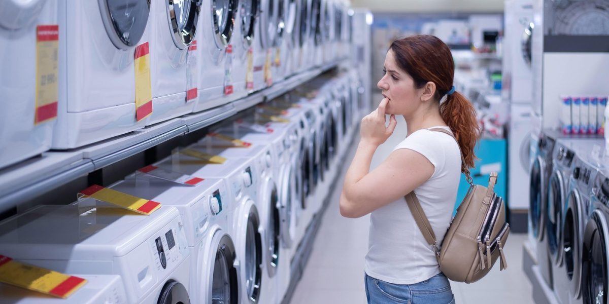 Mega-reduceri Electrocasnice: Când Cumperi Ieftin Frigider și Mașină de Spălat