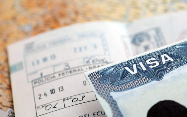 SUA oprește vizele: ce pățesc românii ce vor America