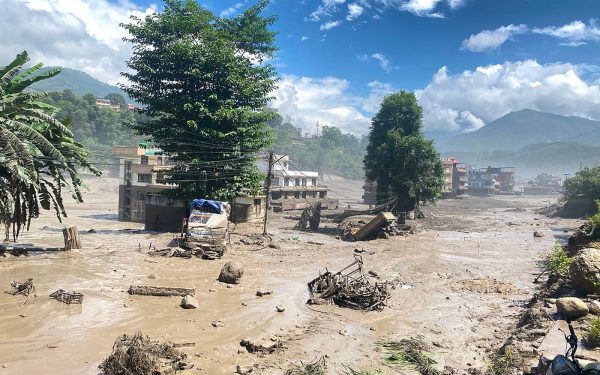 Nepal, coșmar! Viitură, 400 de turiști dispăruți