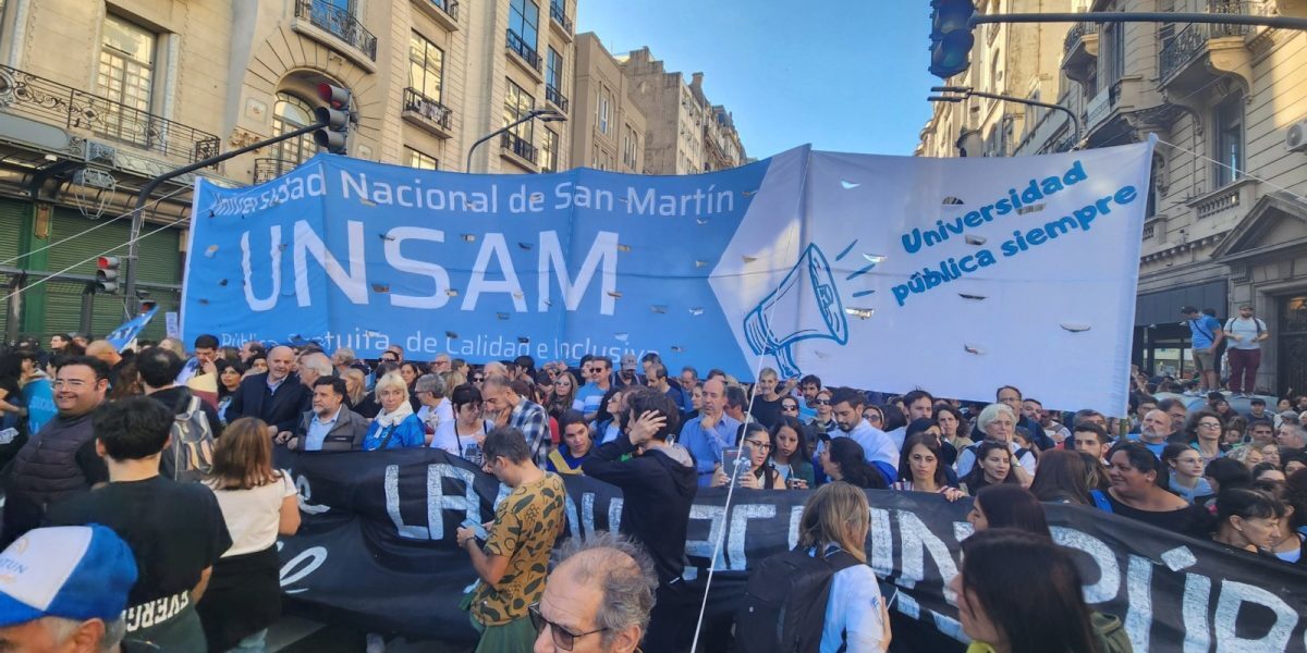 Argentina în flăcări: Milei sfidat de proteste violente