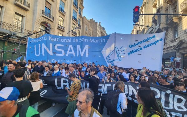 Argentina în flăcări: Milei sfidat de proteste violente