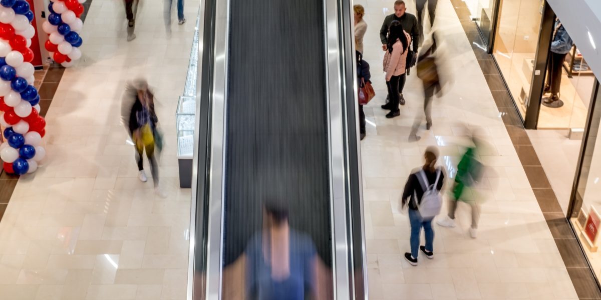 Vânzări retail România: Prăbușire în toate sectoarele în 2026