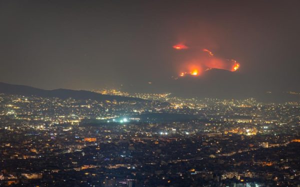 Grecii, vinovați pentru foc? Decizia din anii ’60 explică dezastrul