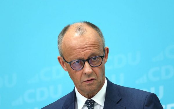 Nemții, pe firul istoriei: Merz, în pericol la Berlin