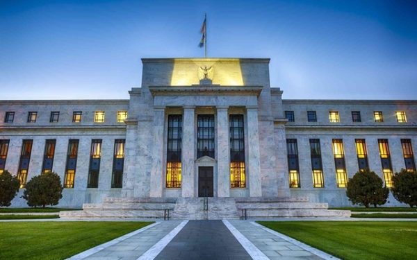 AI gone control: Fed luptă cu inflația, dar prețurile cresc acum