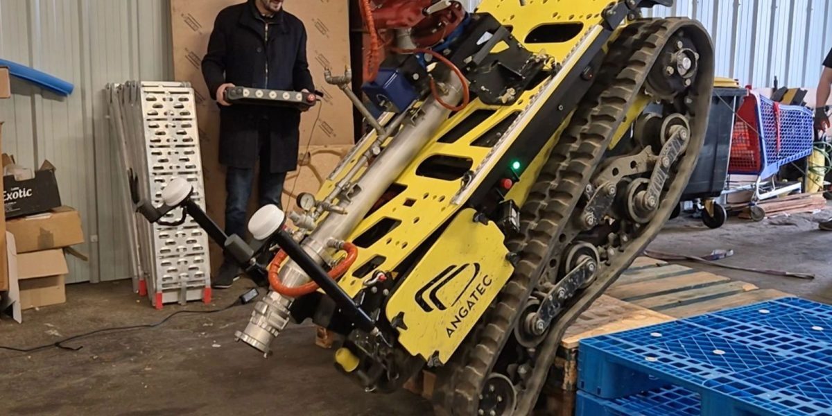 București: Robot revoluționar doboară drone și stinge incendii