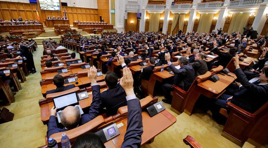 România riscă fonduri UE: închiderea termocentralelor, blocată de parlamentari