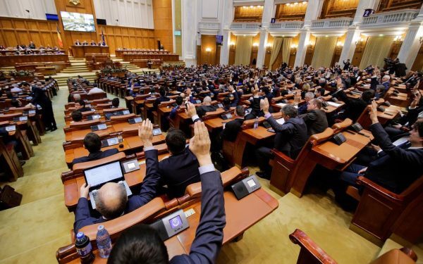 România riscă fonduri UE: închiderea termocentralelor, blocată de parlamentari