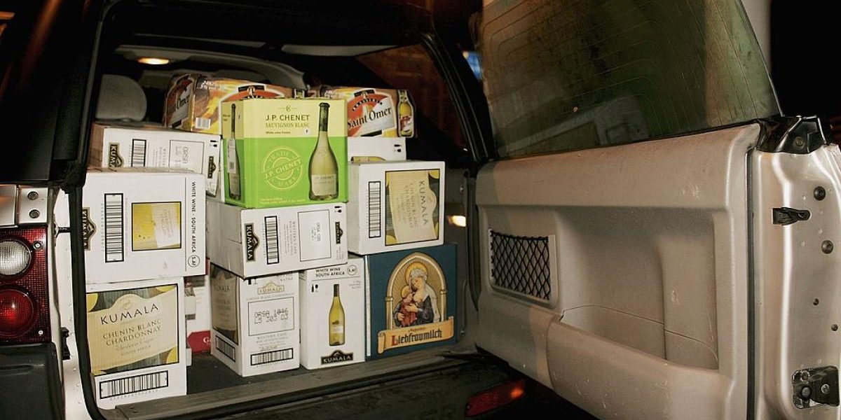 România, restricții noi: 4 cartușe țigări, 110 L bere din UE