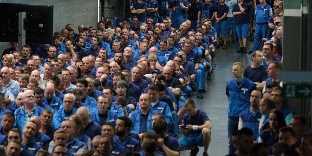 BMW plătește compensații angajaților săi