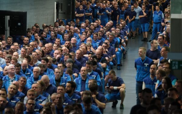 BMW plătește compensații angajaților săi