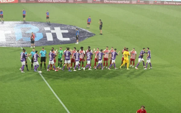 UTA – Rapid: Scandal uriaș pe final! Arbitrul refuză penalty, Stojilkovic luat la galben