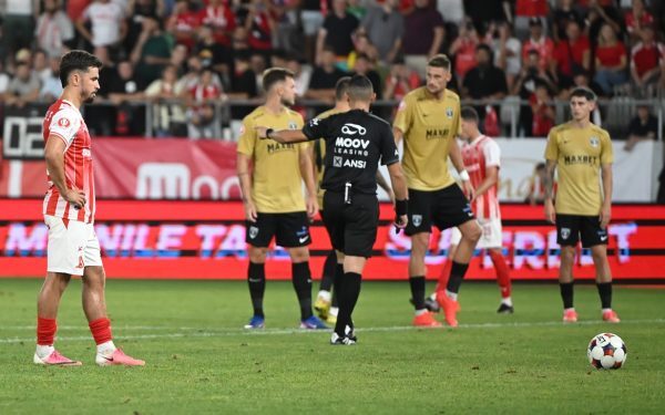 DINAMO: SCANDAL URIAȘ, PREȘEDINTELE A CERUT SOCOTEALA ARBITRULUI