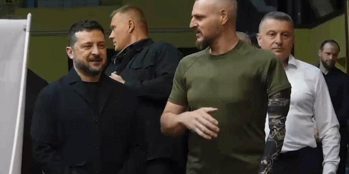Zelenski, antrenament viral: Președintele face exerciții cu veterani