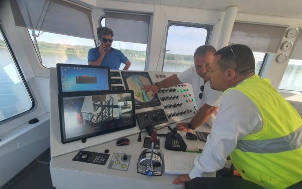 Cernavodă sub cod roșu: Dunărea amenință barjele, pericolul persistă
