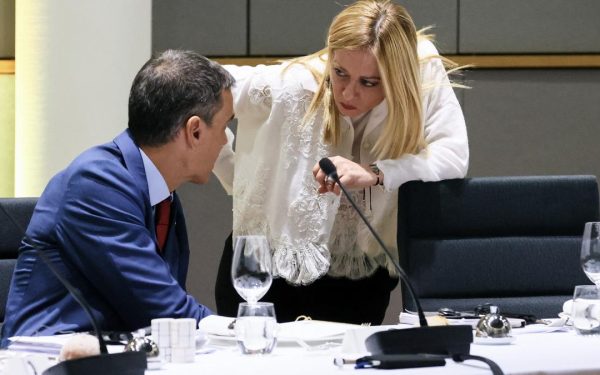 Meloni, răspuns ferm lui Sanchez: Italia nu ia ordine pe tema migranților