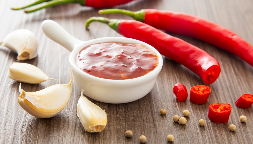 Sosul picant, preferatul nutriționiștilor: avantaje și un mare dezavantaj