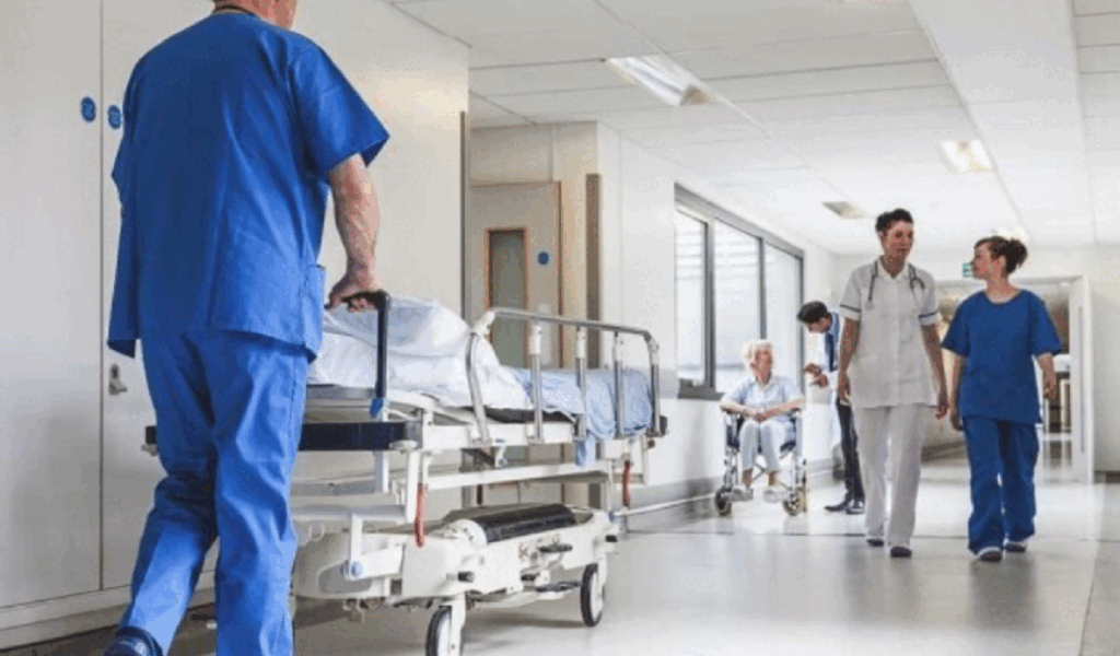 Peste 8.200 de joburi în Sănătate: Cât câștigă un asistent medical