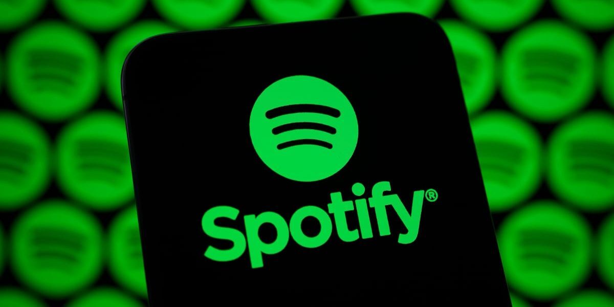 Spotify etichetează muzica AI: Știi ce asculți