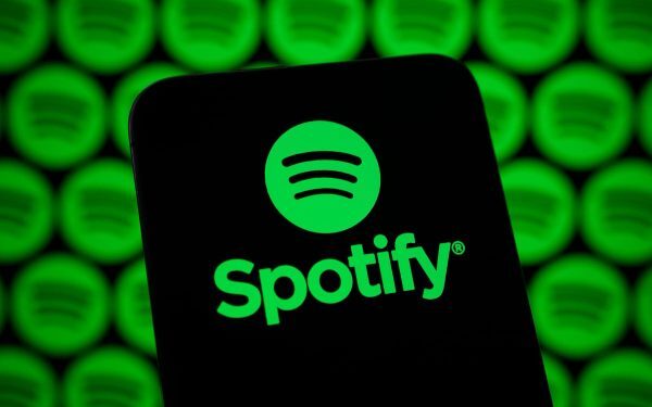 Spotify etichetează muzica AI: Știi ce asculți