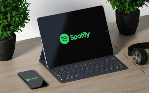 Spotify marchează artiștii creați de AI