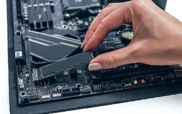 SSD-ul tău e ok? Verifici rapid, fără softuri grele