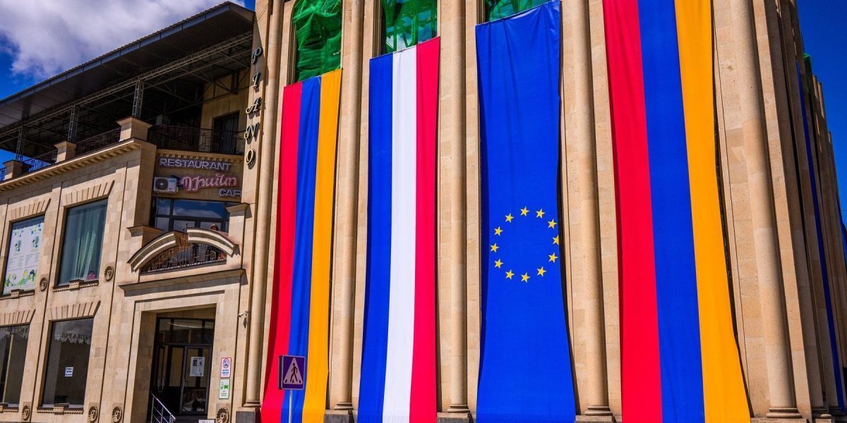 UE ia în serios Armenia. Baku caută ieșirea din sfera rusă