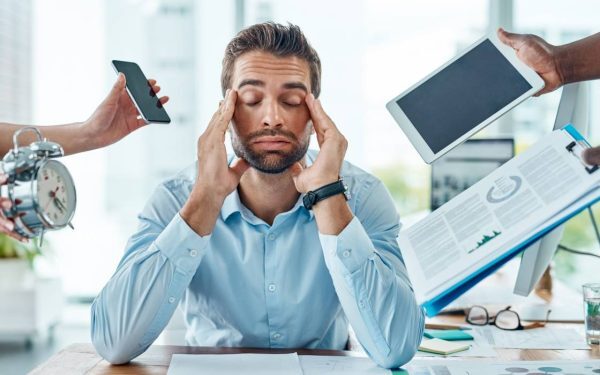 Stresul profesional: Emailul, pericol mortal pentru corp