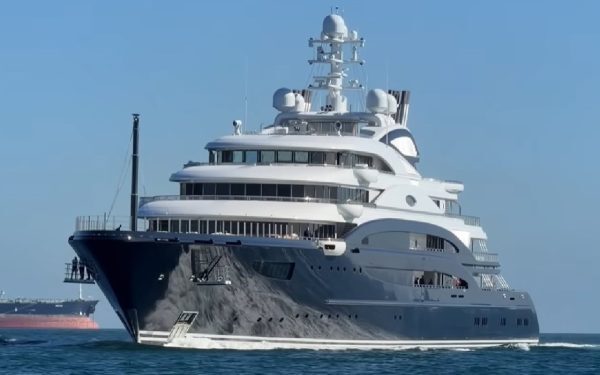 Prinț Arabiei Saudite: Superiaht de 500 mil. $ cu o ciudățenie